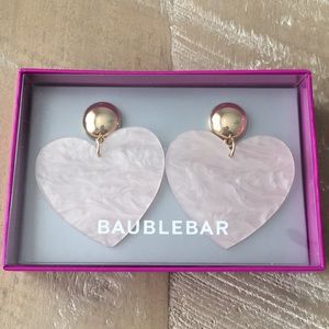 Bauble Bar Andree heart earrings 💗